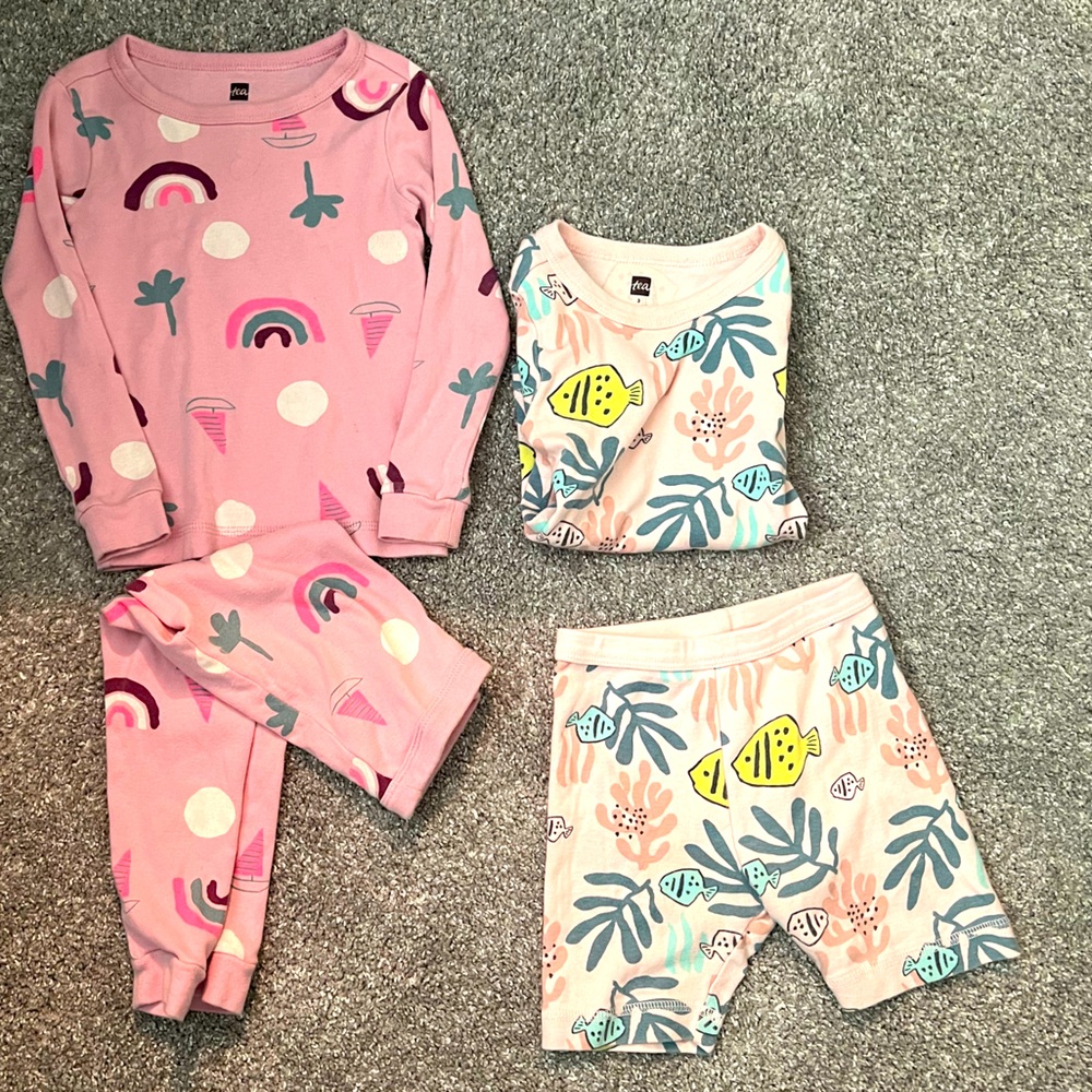 Like new size 3 Tea Collection pajamas sets